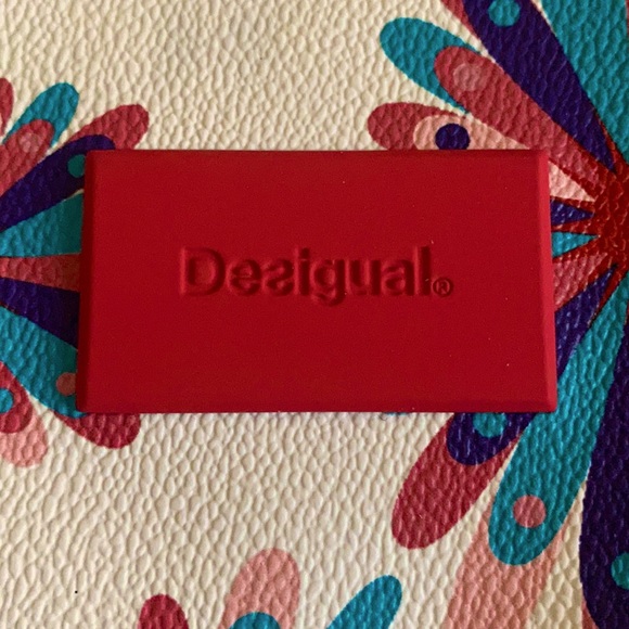 Desigual REVERSIBLE handbag.Bols_frisbee Capri. 18SAXPFL/1001 - Picture 4 of 15